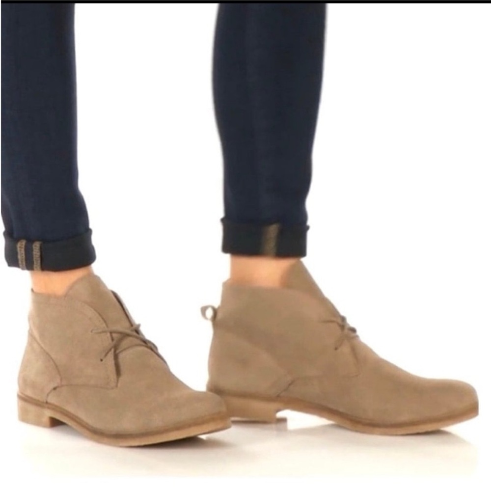 Lucky Brand Beige Suede Desert Booties Women’s 8.5 EUC